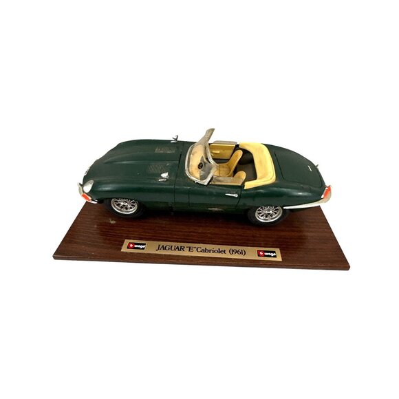 Bburago Jaguar E Cabriolet 1961 1:18 Diecast Model Car Green Convertible - Picture 4 of 12